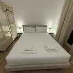 Ferienhaus Newly Renovated 2br Near Bocconi & Metro *