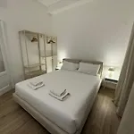 Newly Renovated 2br Near Bocconi & Metro Ferienhaus Mailand